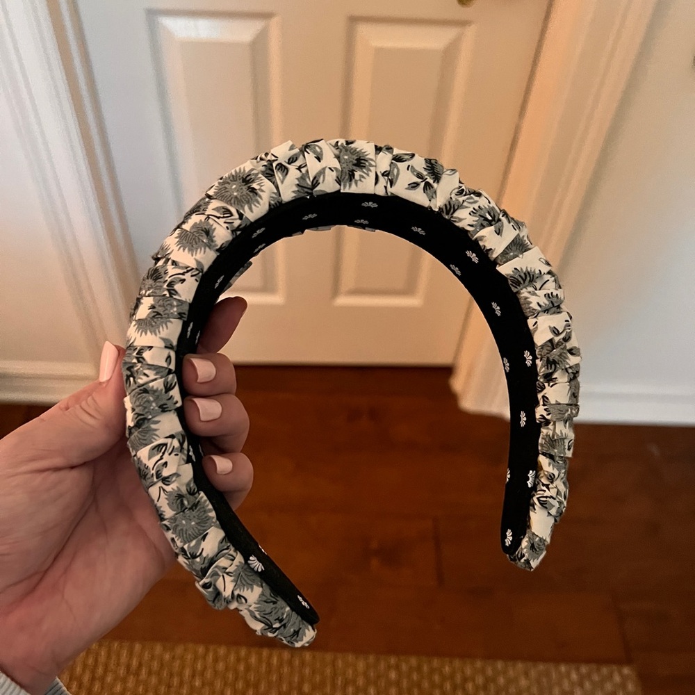 Lele Sadoughi Black and White Floral Headband